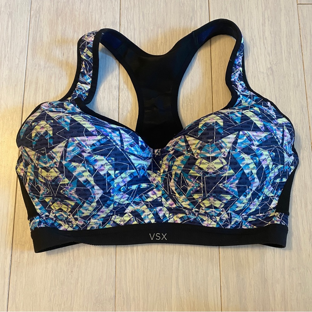 Geometric VSX Sports Bra
